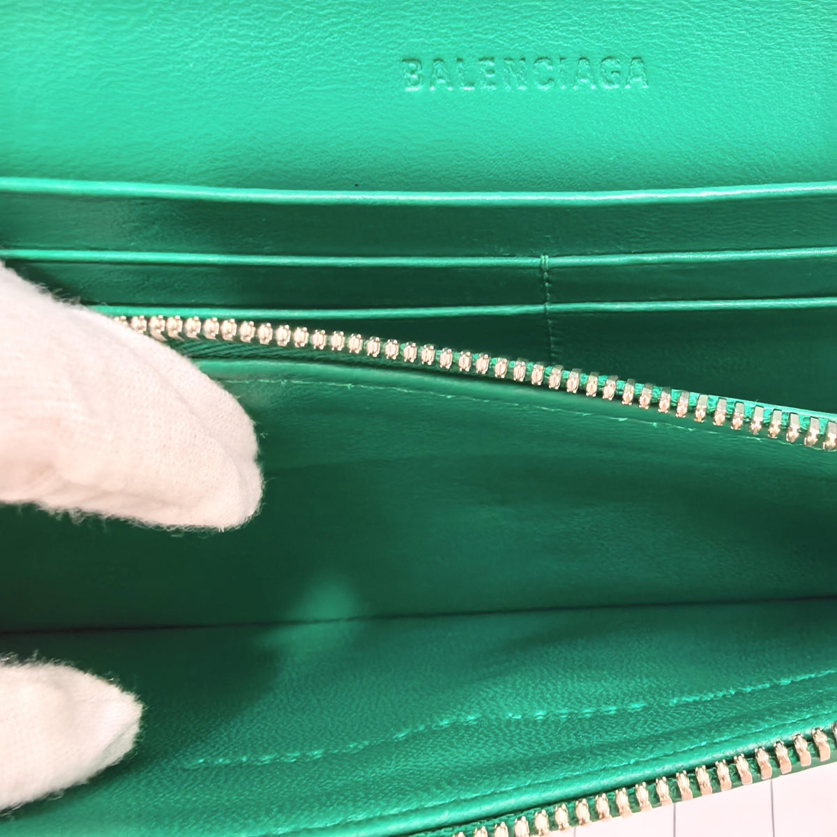 Pre-owned Balenciaga Calfskin Shoulder Bags Gossip Croc Embossed Leather Wallet On Chain