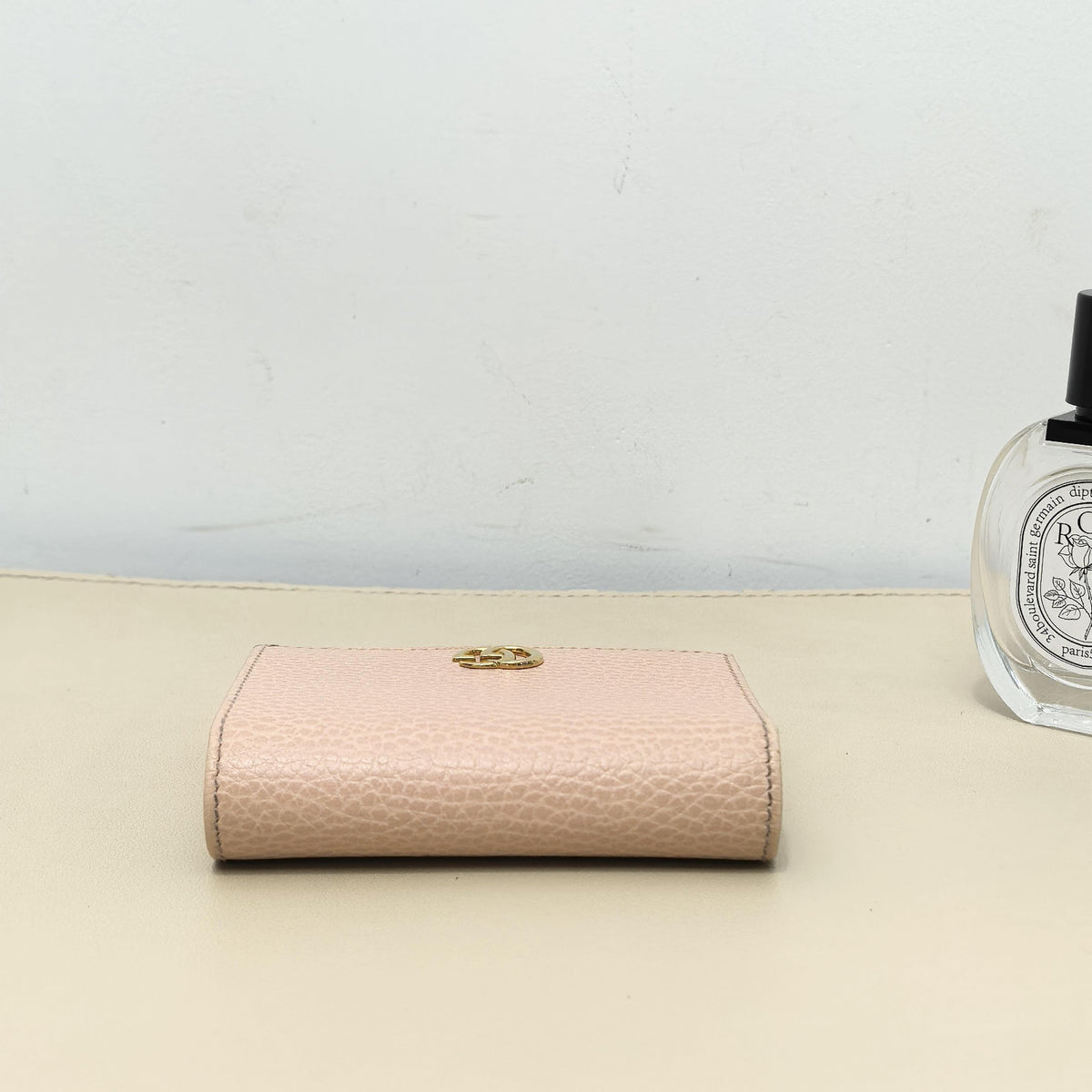 Gucci Light Pink Grained Leather GG Gold Logo Bi fold Wallet