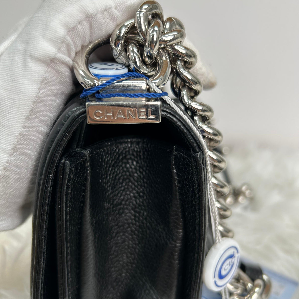 Pre-owned CHANEL Leather Shoulder Bags