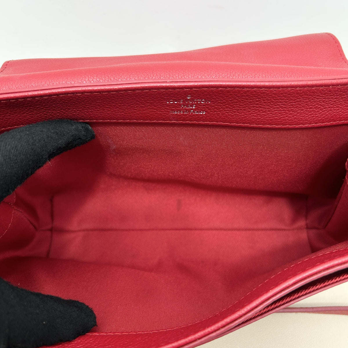 Lockme Red Grained Chain Crossbody Bag