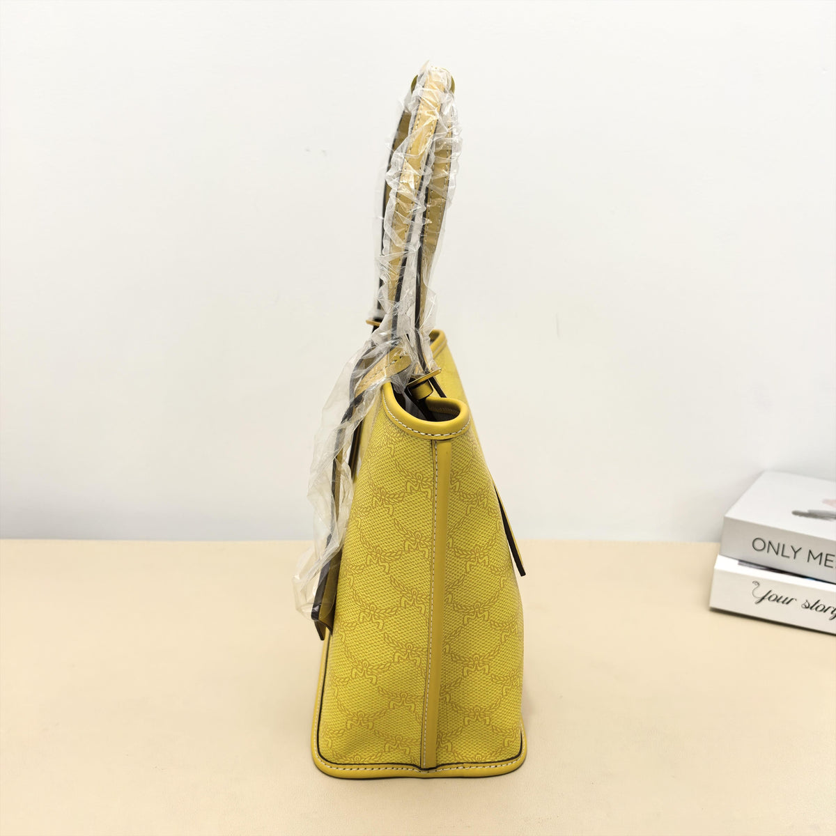 Pre-owned MCM Calfskin Tote Bags Anya Small Tote Bag (Yellow)