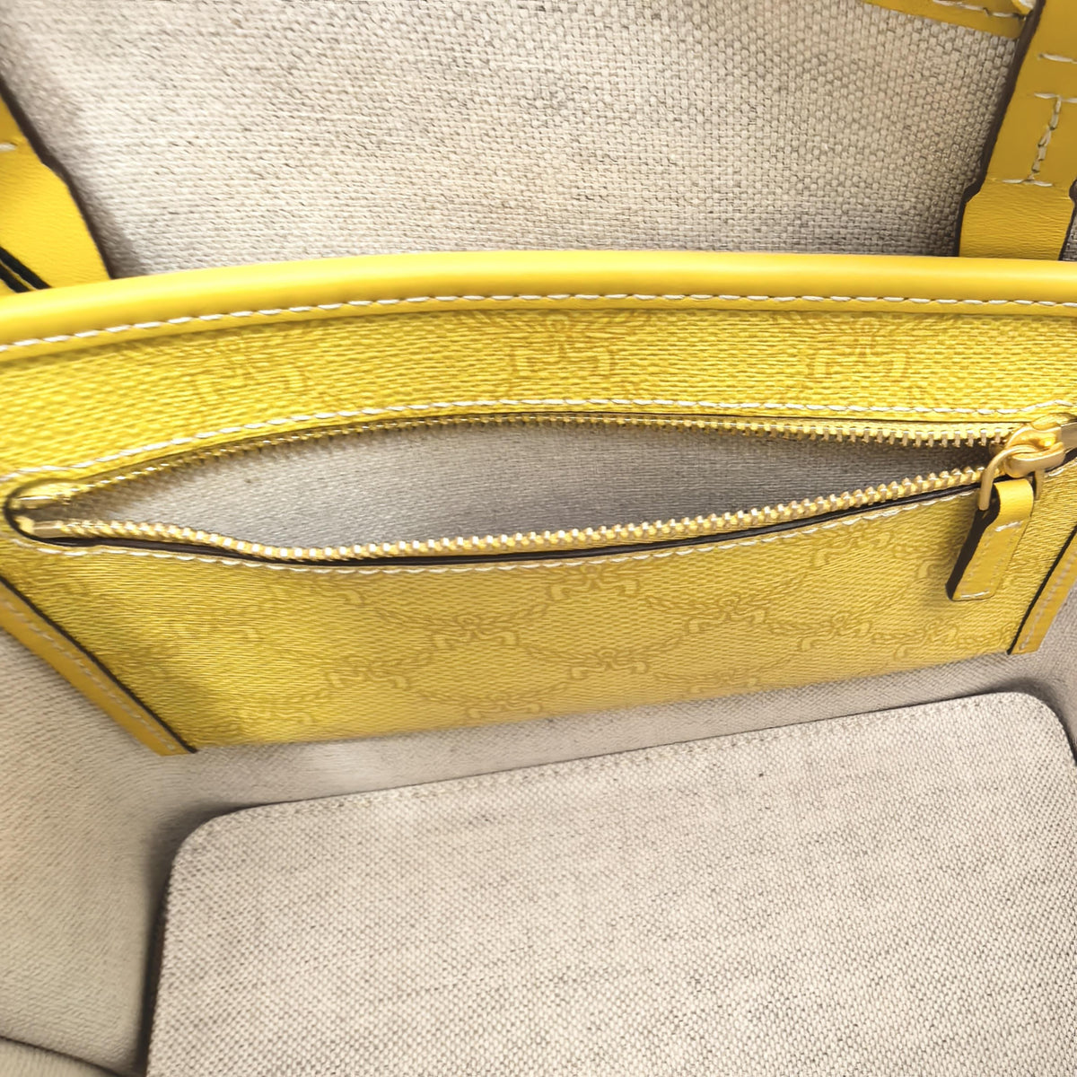 Pre-owned MCM Calfskin Tote Bags Anya Small Tote Bag (Yellow)