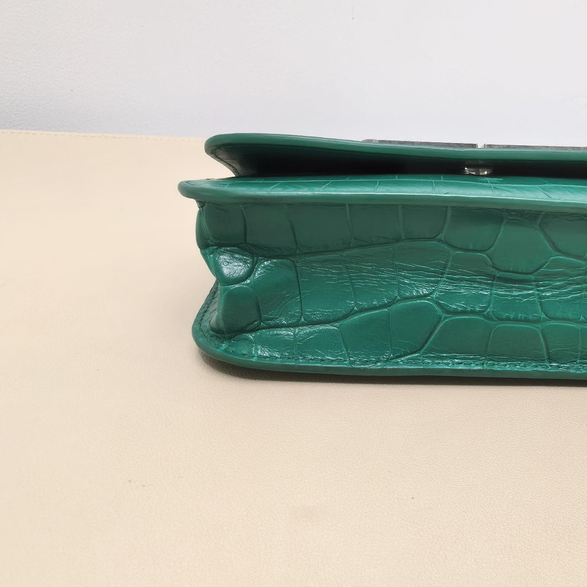 Pre-owned Balenciaga Calfskin Shoulder Bags Gossip Croc Embossed Leather Wallet On Chain