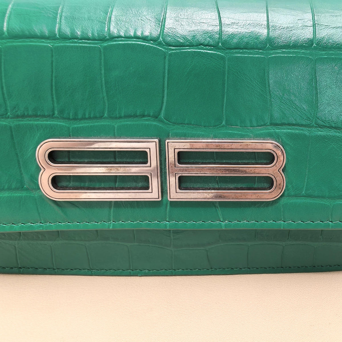 Pre-owned Balenciaga Calfskin Shoulder Bags Gossip Croc Embossed Leather Wallet On Chain