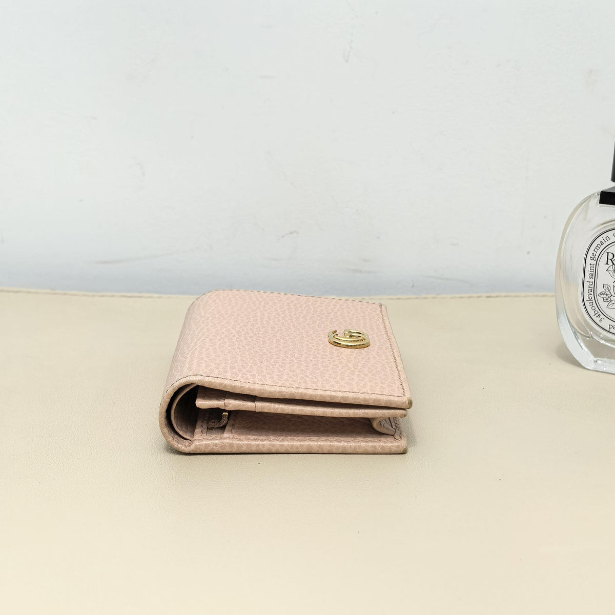 Gucci Light Pink Grained Leather GG Gold Logo Bi fold Wallet