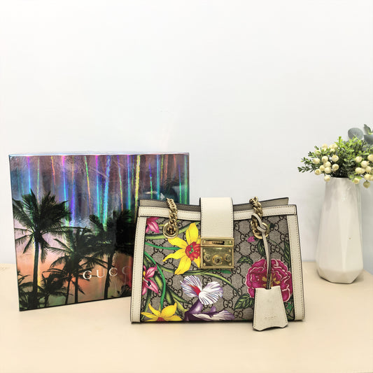 Pre-owned GUCCI Coated Canvas Shoulder Bags Padlock GG Supreme Flora Print Chain Shoulder Bag
