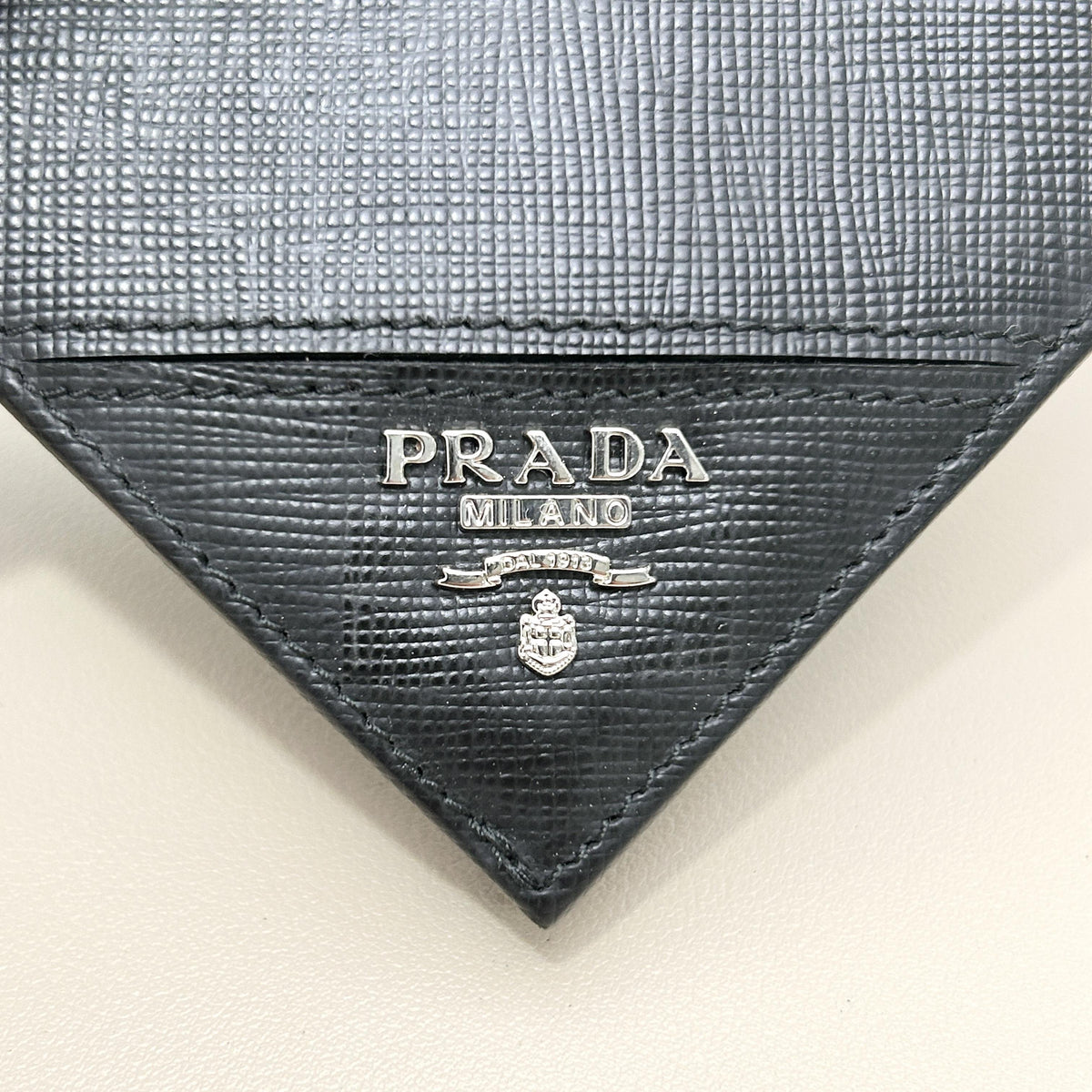 Pre-owned PRADA Calfskin Small Leather Goods Black Saffiano Leather Diagonal Metal Logo Bi fold Long Wallet