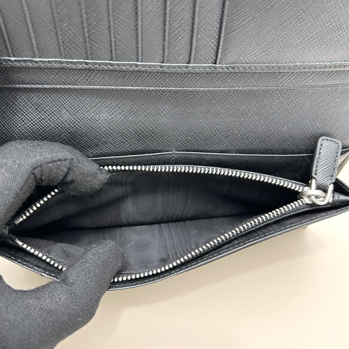 Pre-owned PRADA Calfskin Small Leather Goods Black Saffiano Leather Diagonal Metal Logo Bi fold Long Wallet
