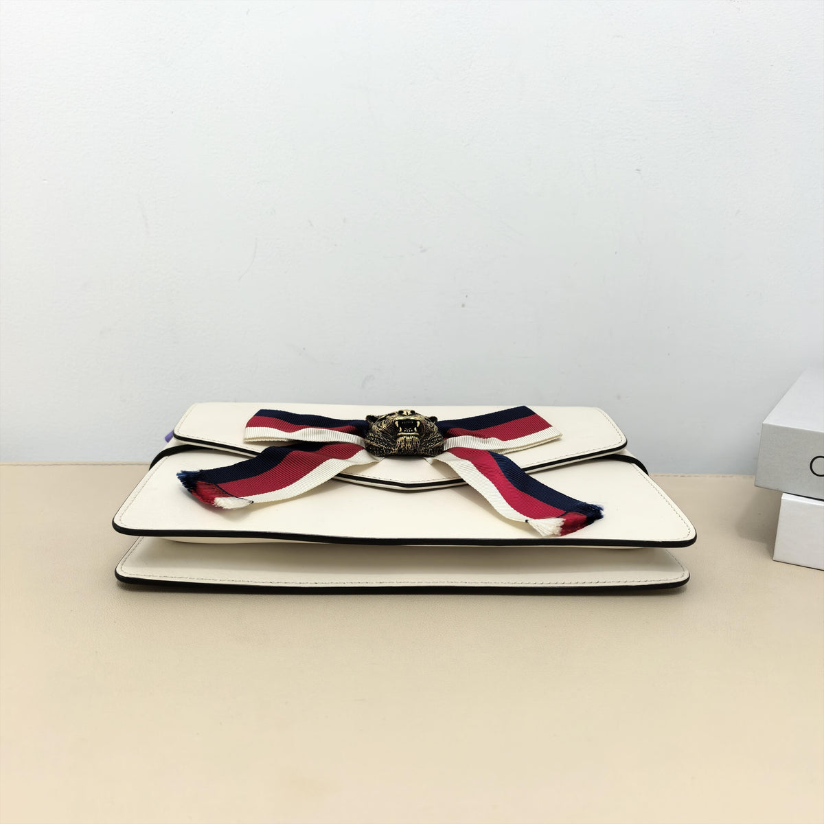 Pre-owned GUCCI Calfskin Shoulder Bags Off White Smooth Web Bow Tiger Head Flap Crossbody Bag