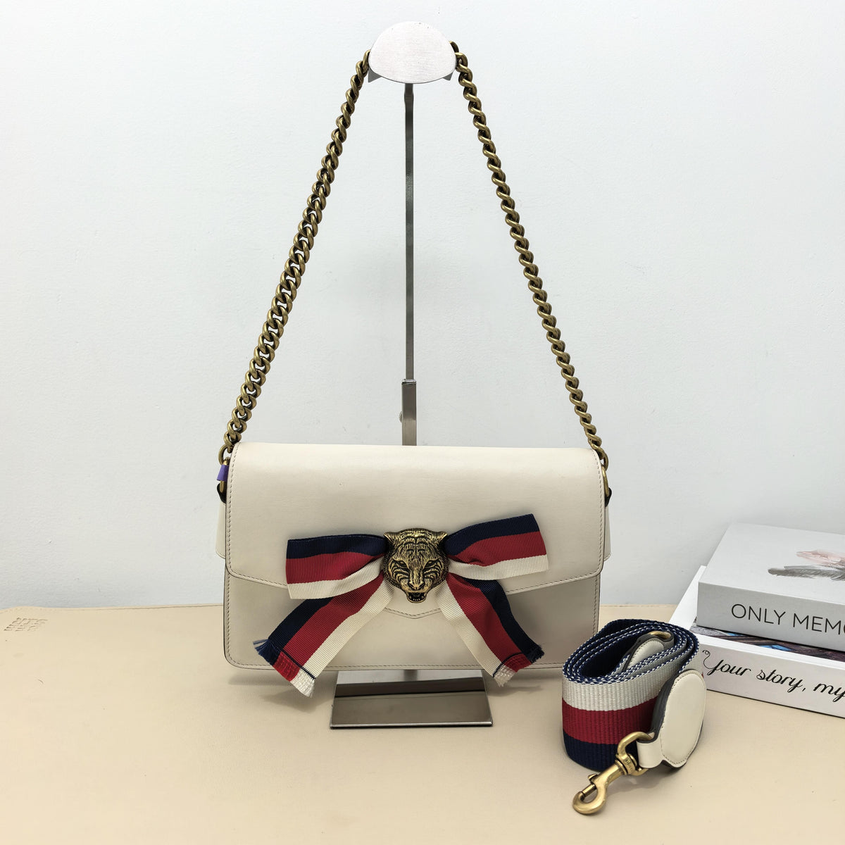 Pre-owned GUCCI Calfskin Shoulder Bags Off White Smooth Web Bow Tiger Head Flap Crossbody Bag