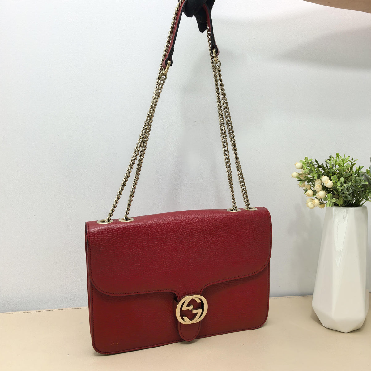Pre-owned GUCCI Calfskin Shoulder Bags Bright Red Grain Leather Interlocking GG Flap Chain Crossbody Bag
