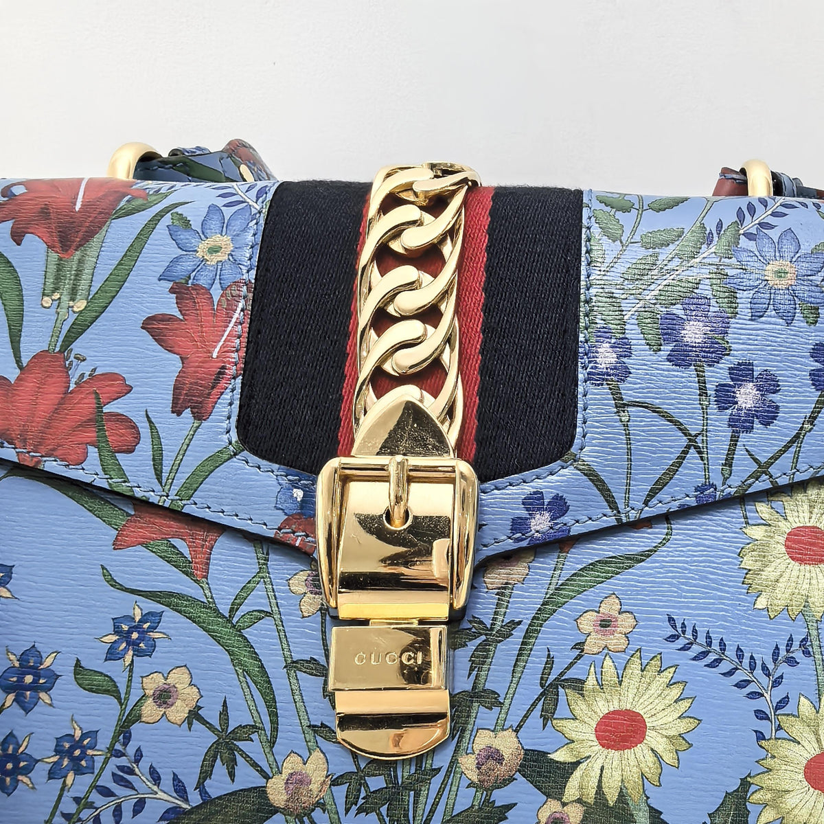Pre-owned GUCCI Calfskin Crossbody Bags Sylvie Light Blue Floral Print Leather Web Stripe Gold Chain Crossbody Bag