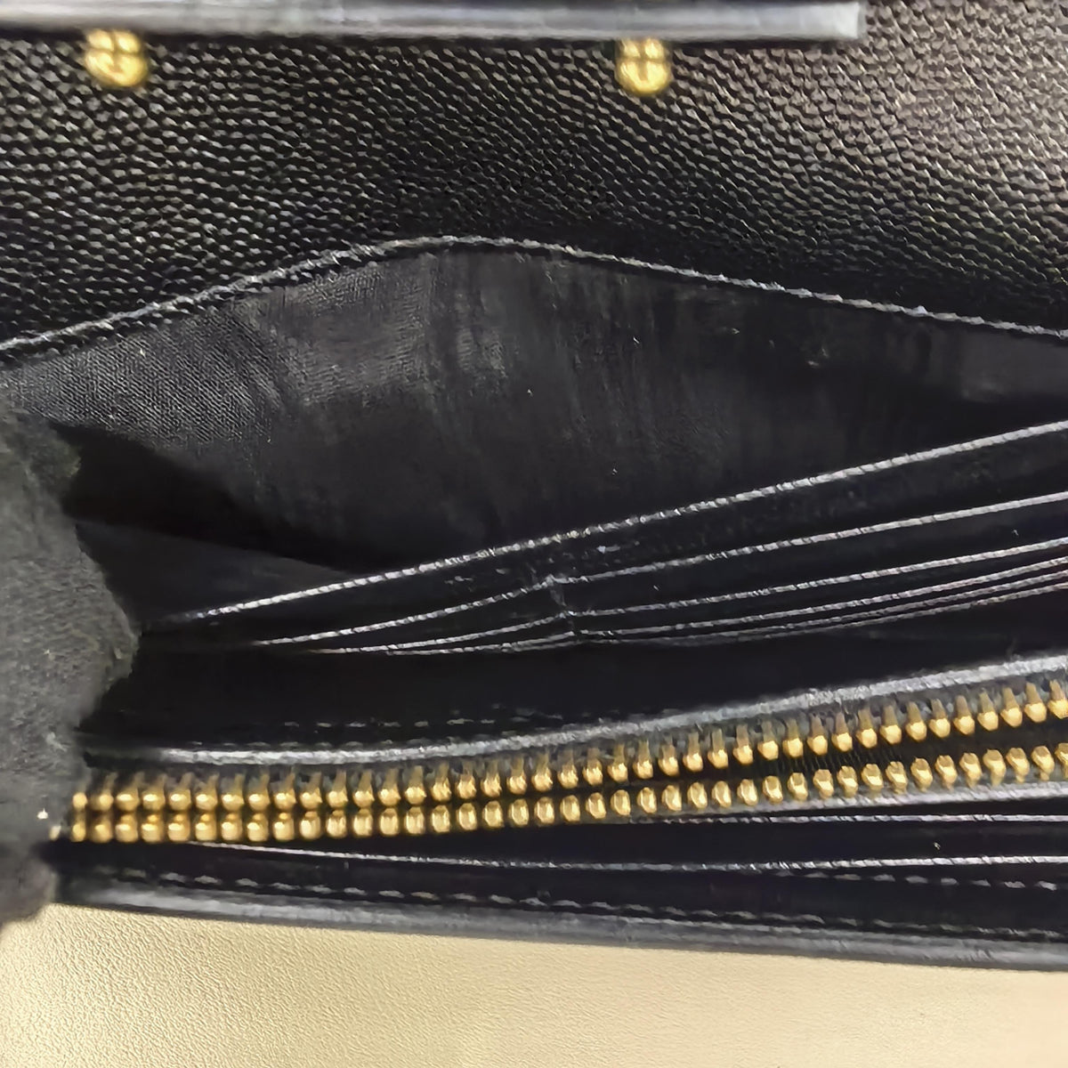 Pre-owned Yves Saint Laurent Calfskin Crossbody Bags Black Grain Leather Star Logo Chain Wallet Crossbody Bag