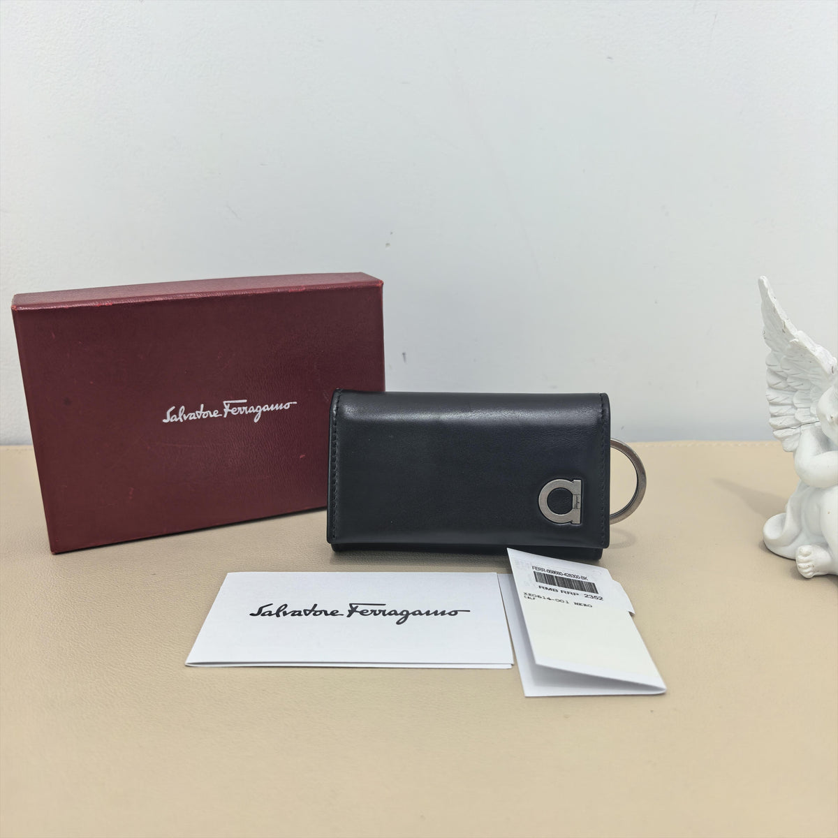 Pre-owned SALVATORE FERRAGAMO Calfskin Small Leather Goods Black Smooth Gancini Key Case