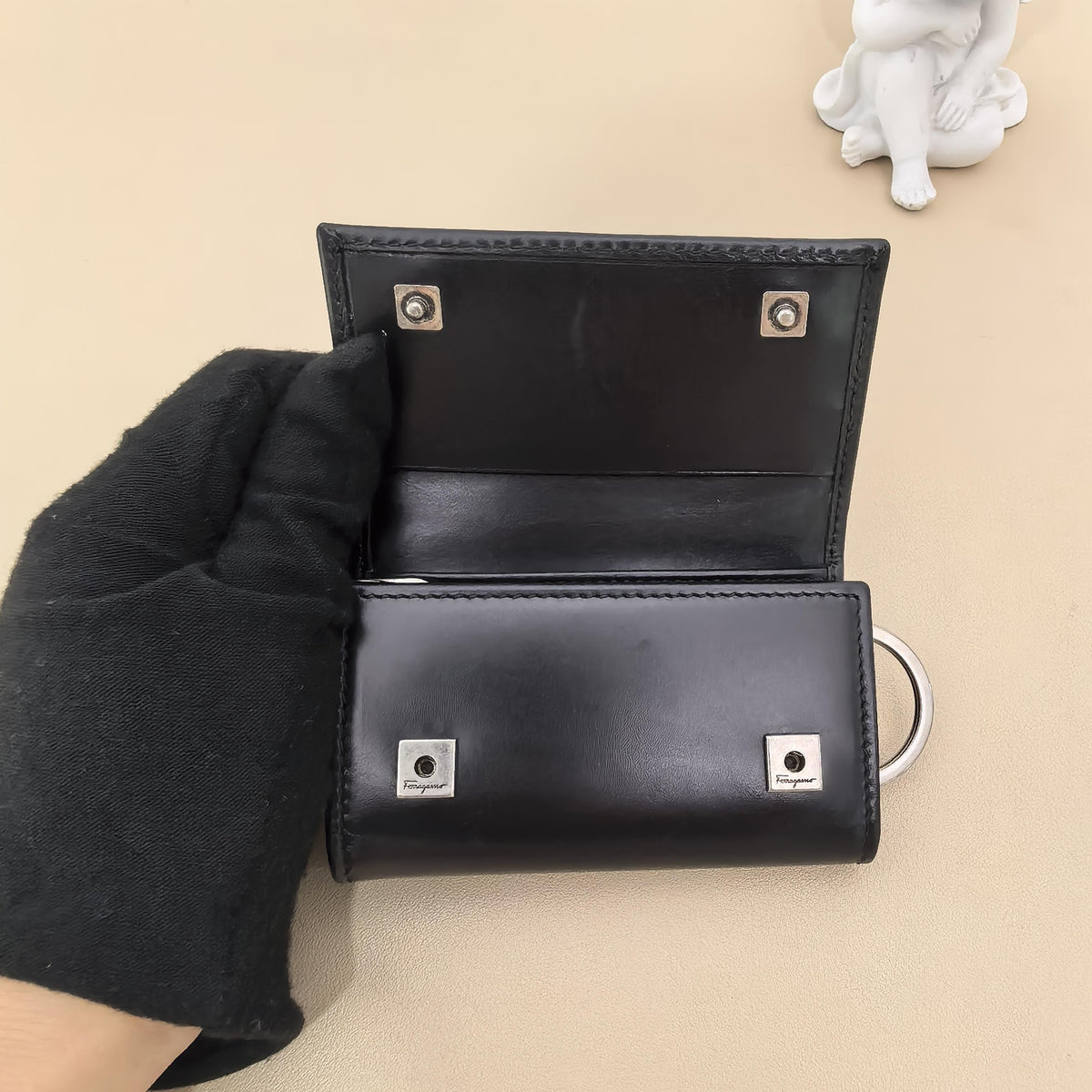Pre-owned SALVATORE FERRAGAMO Calfskin Small Leather Goods Black Smooth Gancini Key Case