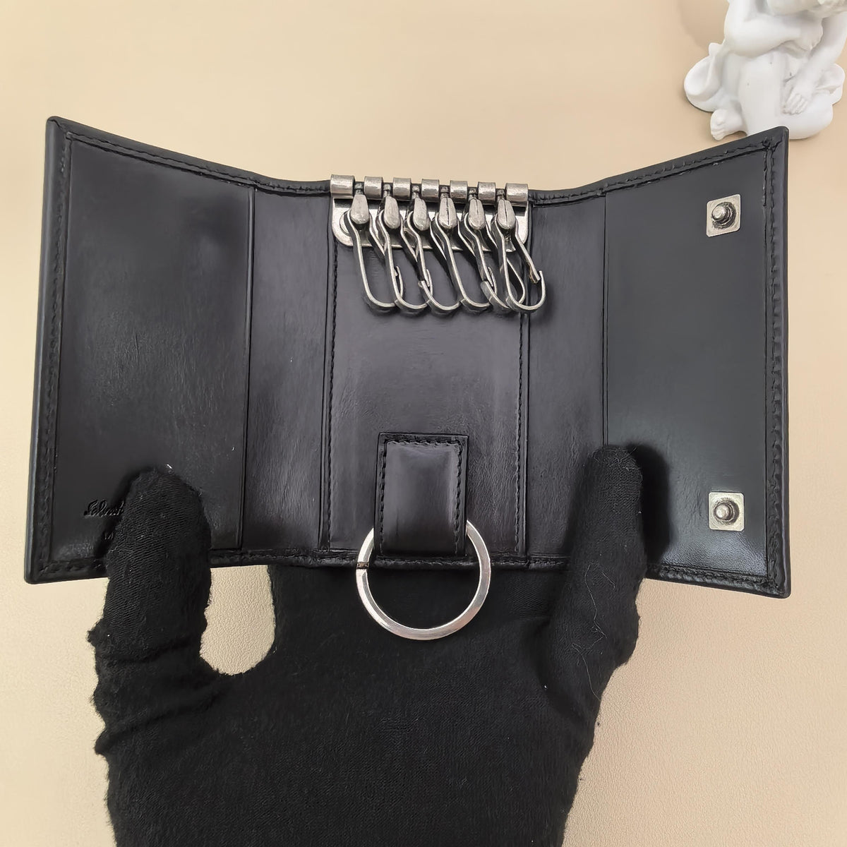 Pre-owned SALVATORE FERRAGAMO Calfskin Small Leather Goods Black Smooth Gancini Key Case