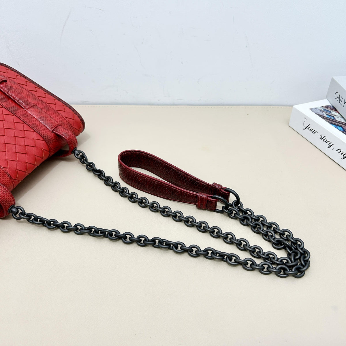 Pre-owned BOTTEGA VENETA Calfskin Shoulder bags Red Intrecciato Leather Chain Shoulder Bag