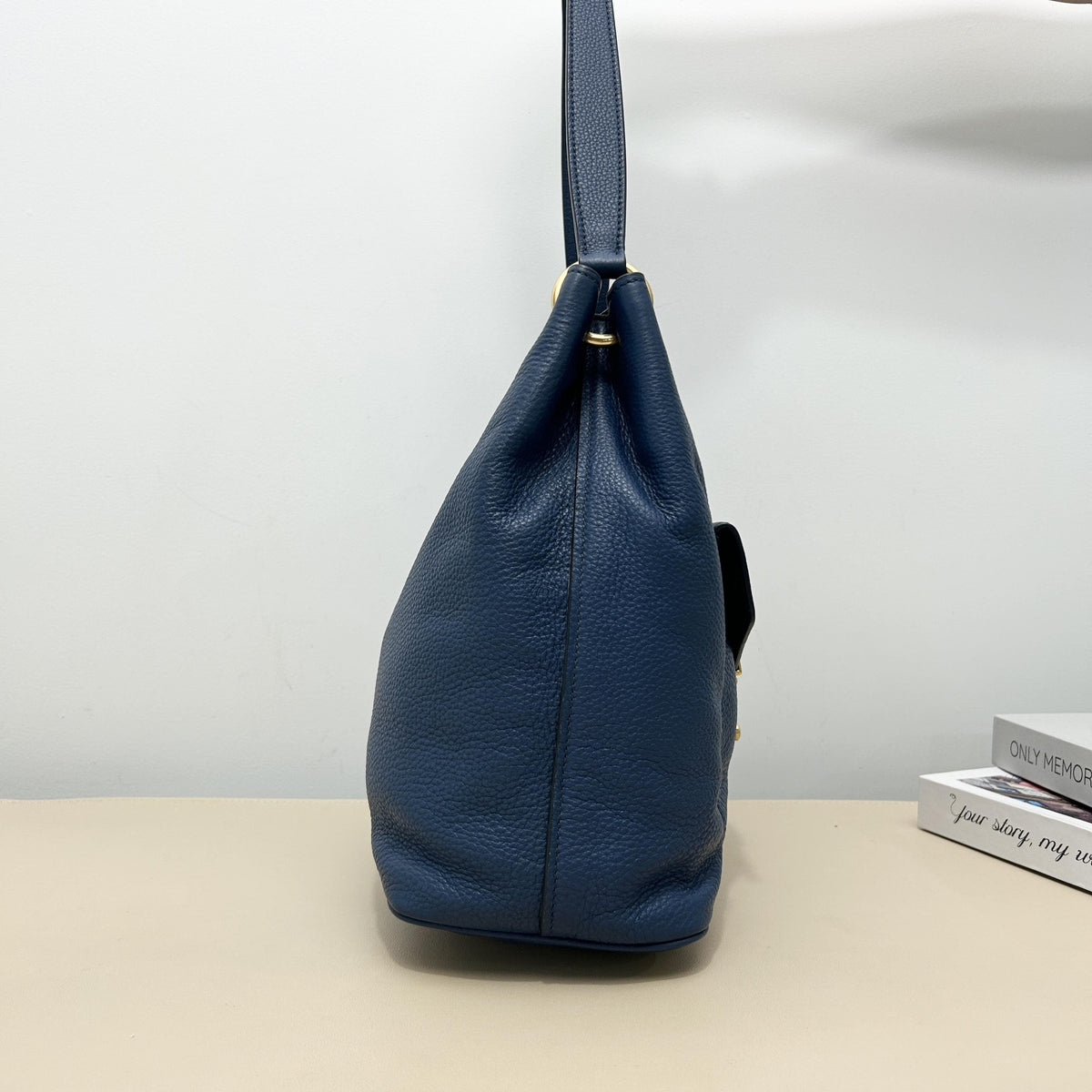 Grain Leather Lock Shoulder Tote Bag
