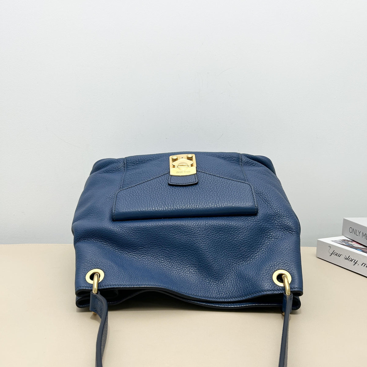 Grain Leather Lock Shoulder Tote Bag