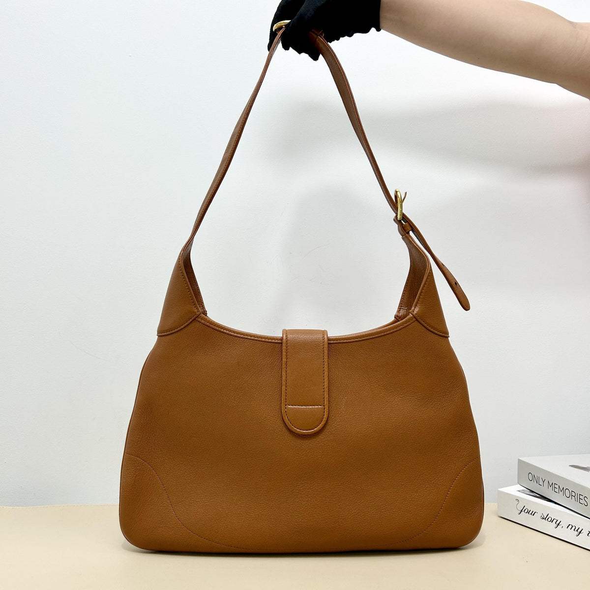 Gucci GG Logo Grain Leather Hobo Shoulder Bag