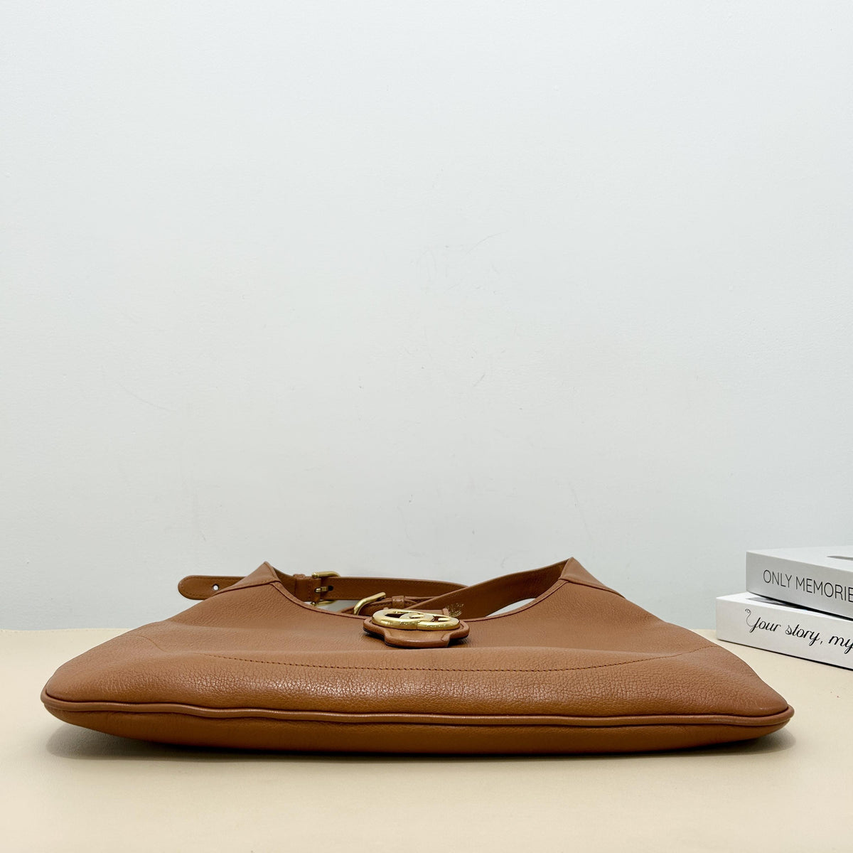 Gucci GG Logo Grain Leather Hobo Shoulder Bag