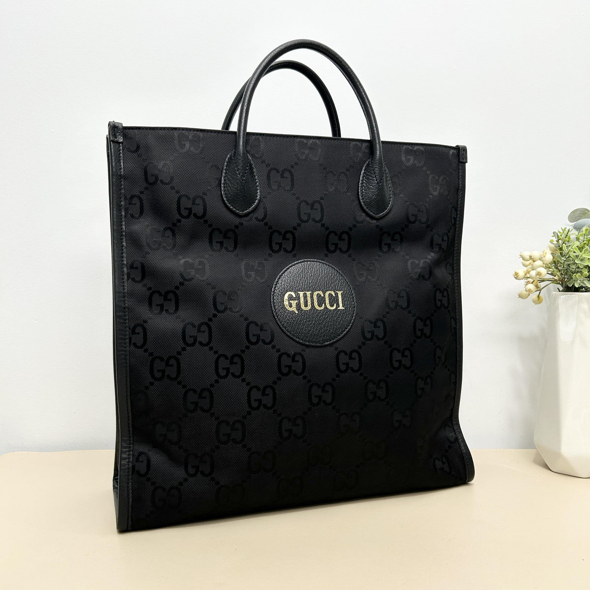 Gucci GG Circular Logo Tote Handbag