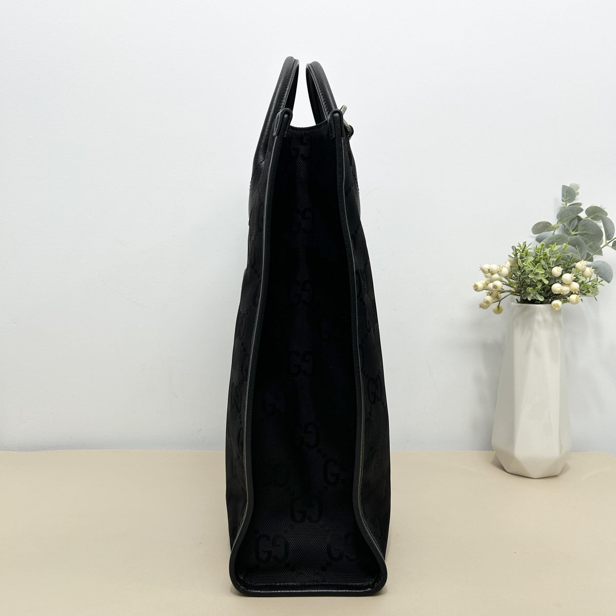 Gucci GG Circular Logo Tote Handbag