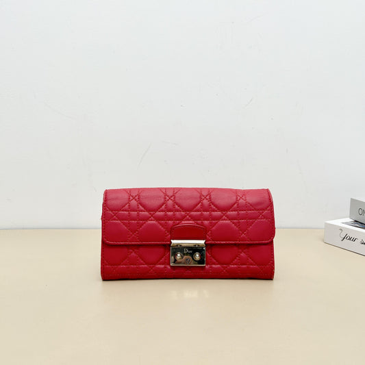 Pre-Owned Dior Fuchsia Lambskin Cannage Quilted Lock-Clasp Flap Long Wallet