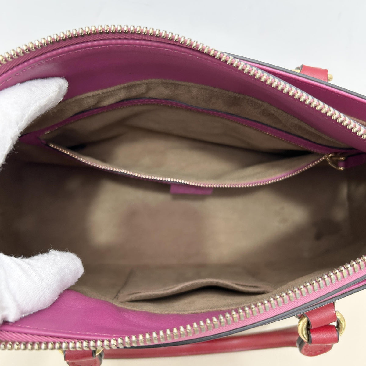 GG Supreme Canvas Red Magenta Organizer Handbag with Shoulder Strap