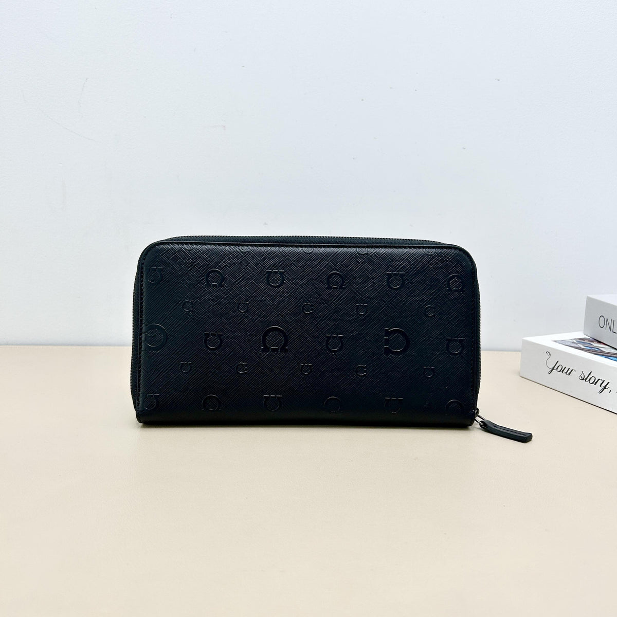 Pre-Owned Salvatore Ferragamo Gancini Embossed Zip-Around Long Wallet