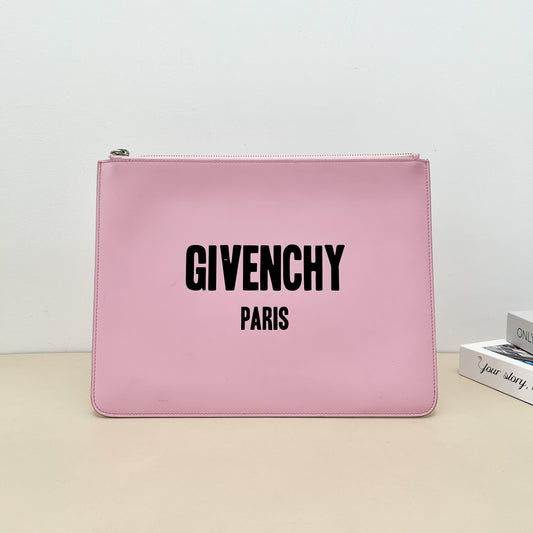 GIVENCHY