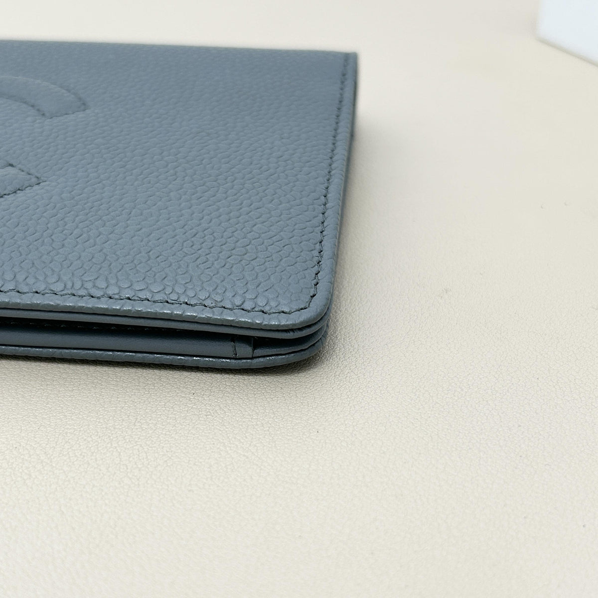 Pre-Owned Chanel Grey Caviar Leather Large CC Long Bifold Wallet