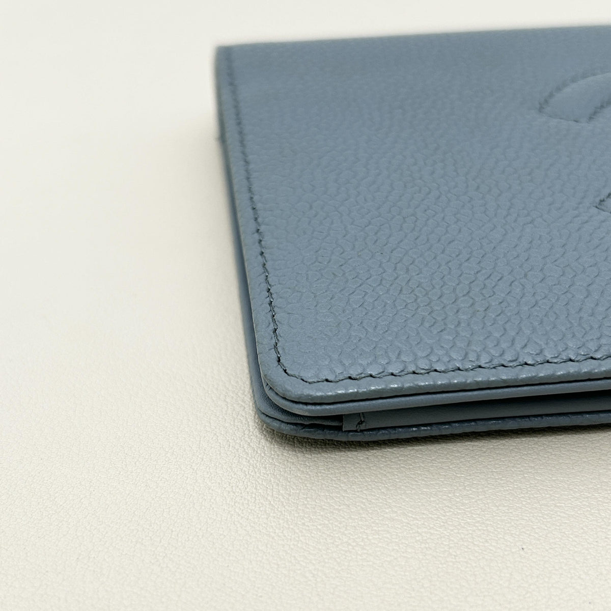Pre-Owned Chanel Grey Caviar Leather Large CC Long Bifold Wallet