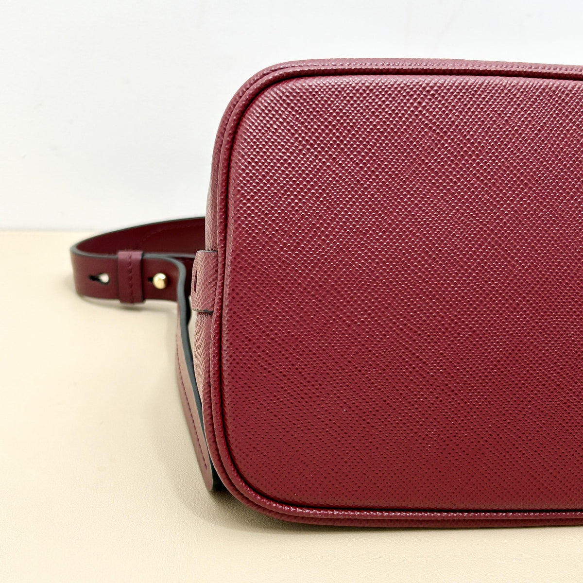 Pre-Owned Prada Burgundy Saffiano Leather Shoulder Bag