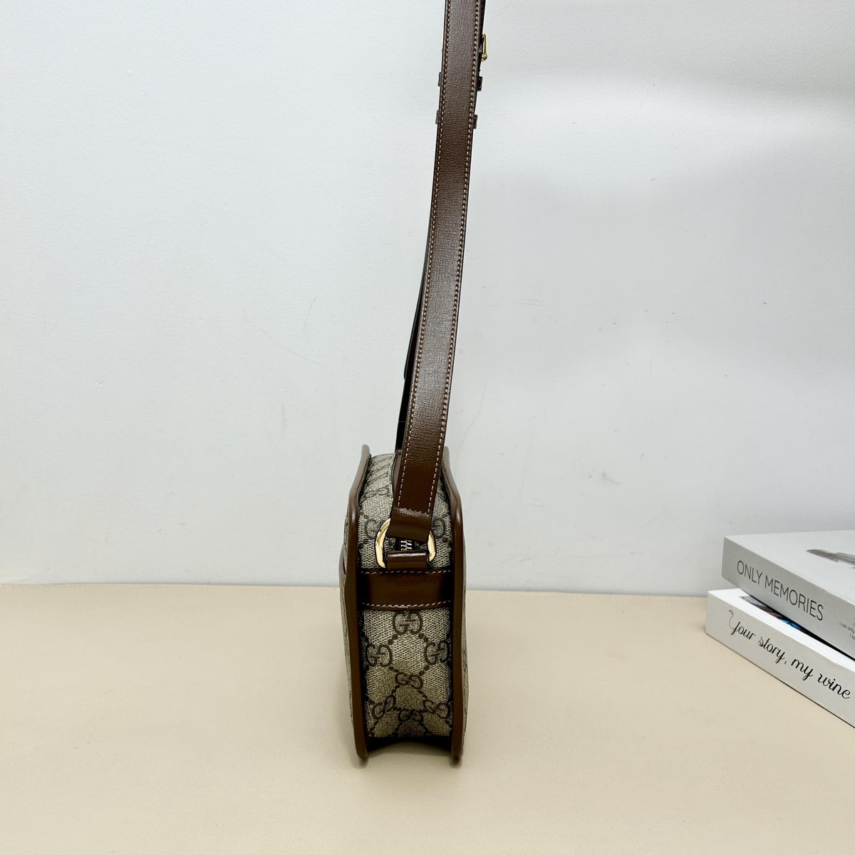 Pre-Owned Gucci Vintage GG Supreme Interlocking G Crossbody Bag