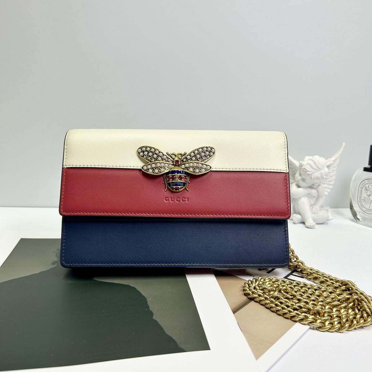 Pre-Owned Gucci Tri-Color Calfskin Long Wallet with Pearl Bee Clasp