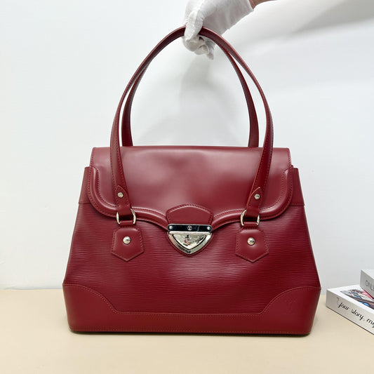 Pre-Owned Louis Vuitton Burgundy Epi Leather Flap Handbag