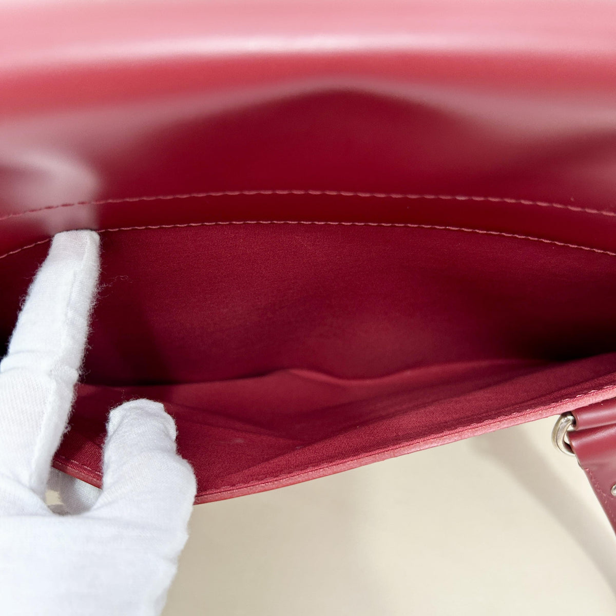Pre-Owned Louis Vuitton Burgundy Epi Leather Flap Handbag