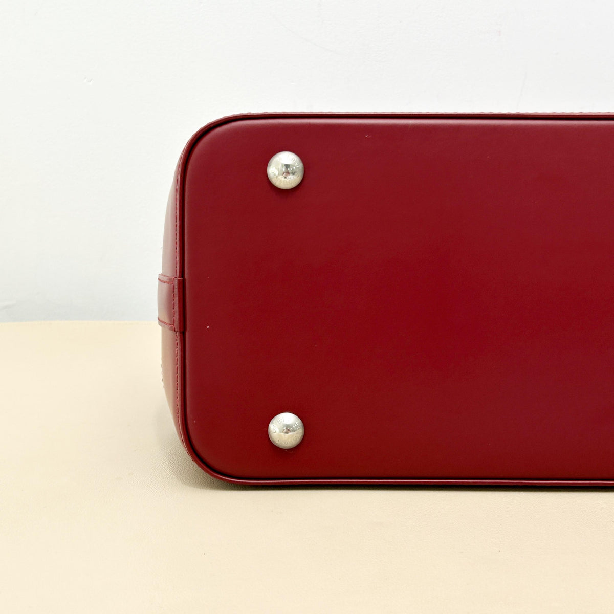 Pre-Owned Louis Vuitton Burgundy Epi Leather Flap Handbag