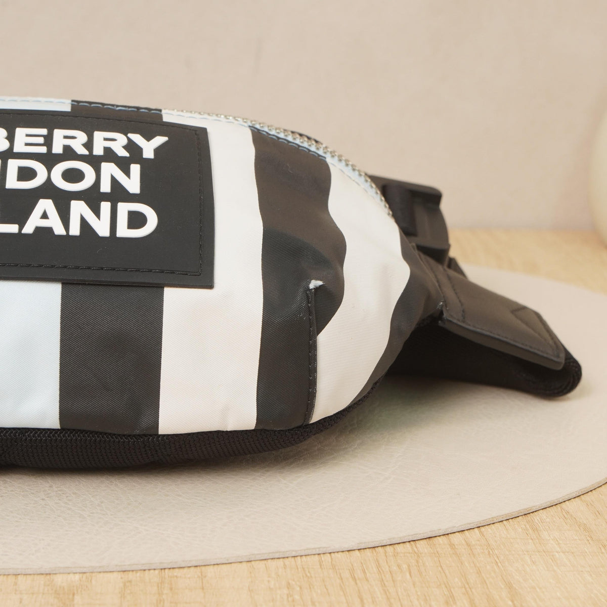 Pre-owned BURBERRY Nylon Crossbody Bags Striped Crossbody Bag DS049653 A124