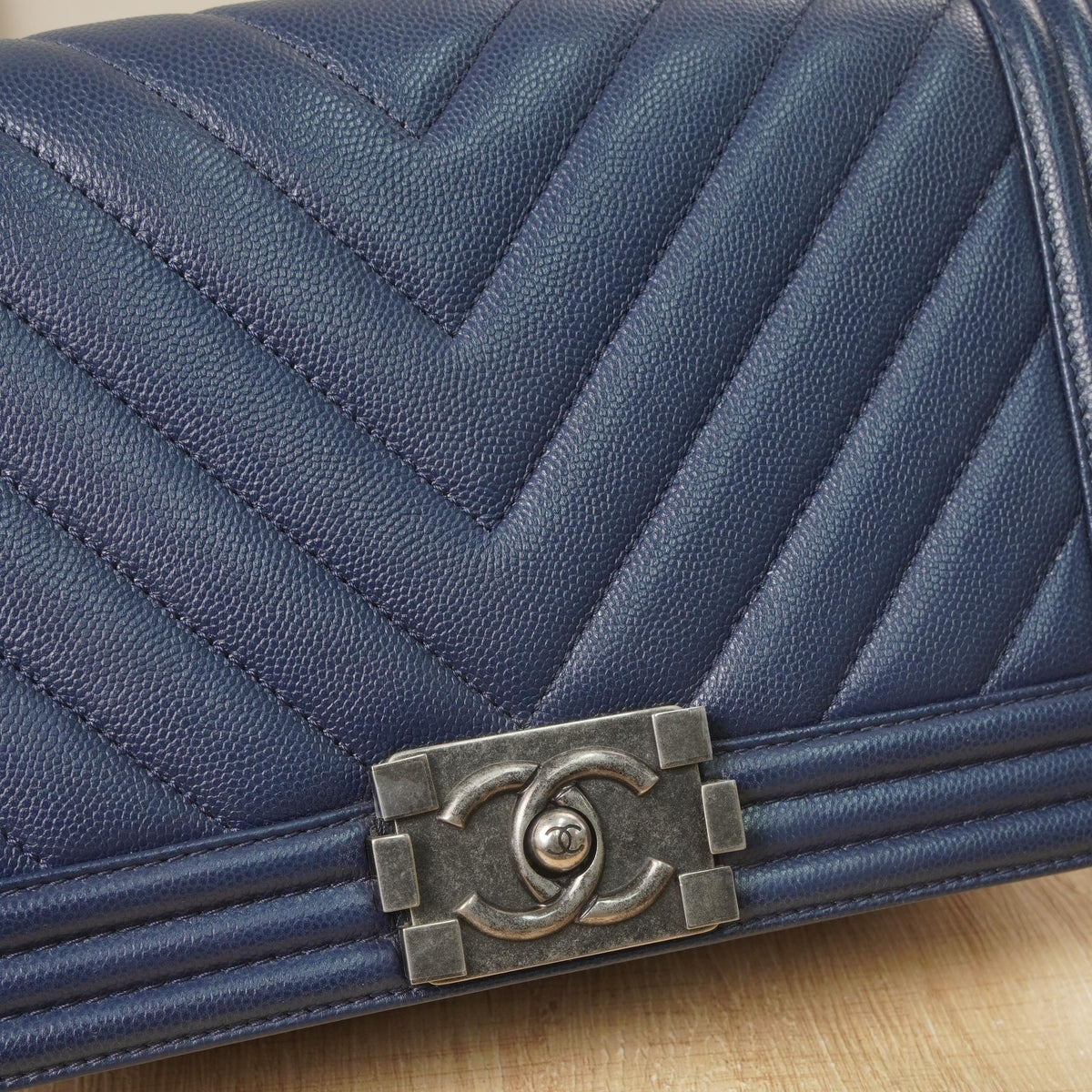 Le Boy Medium Chevron Flap