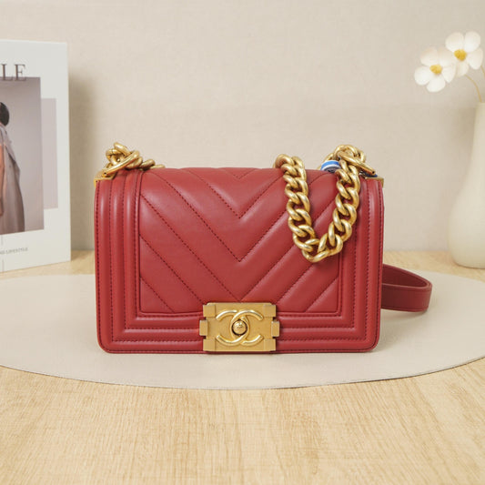 Le Boy Small Chevron Flap