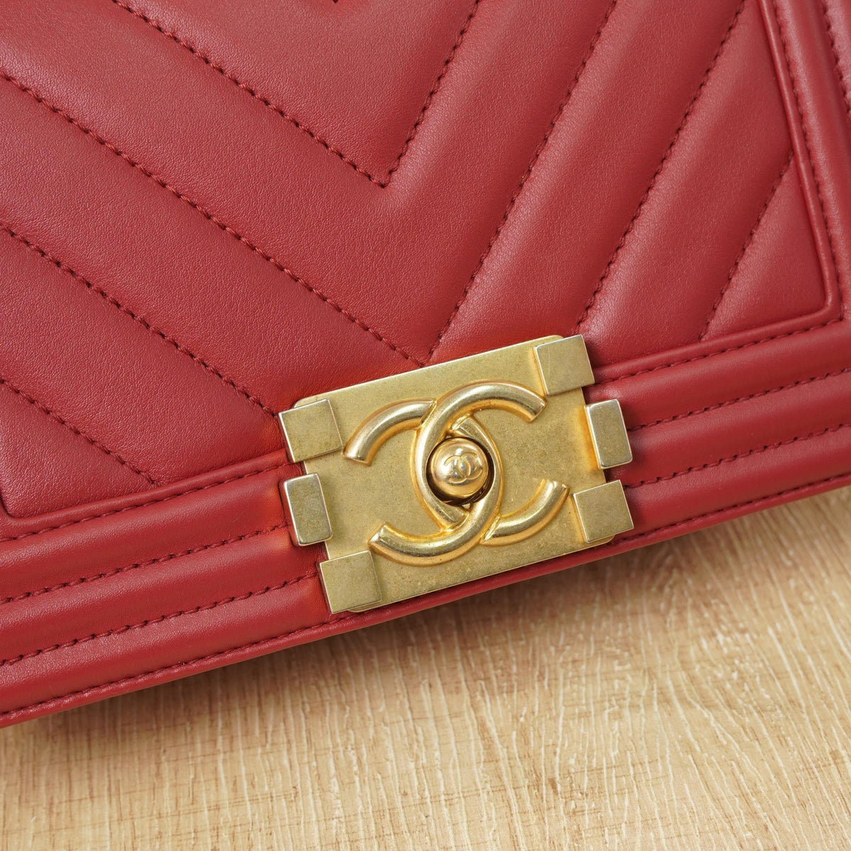 Le Boy Small Chevron Flap