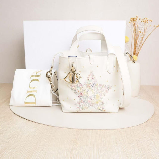 Pre-Owned Dior Toujours Vertical Limited Edition Cream Leather Tote Bag
