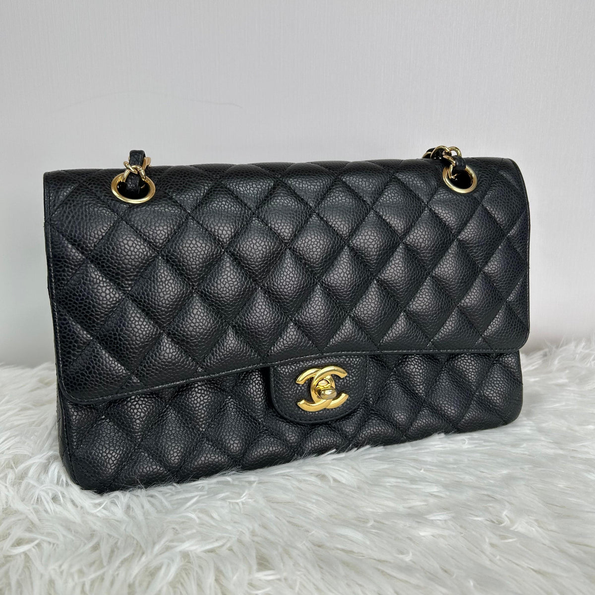 Pre-owned CHANEL Leather Shoulder Bags Classic Flap Medium Caviar Bag