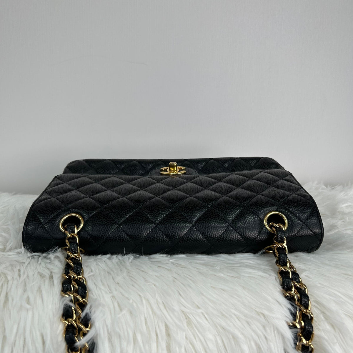 Pre-owned CHANEL Leather Shoulder Bags Classic Flap Medium Caviar Bag