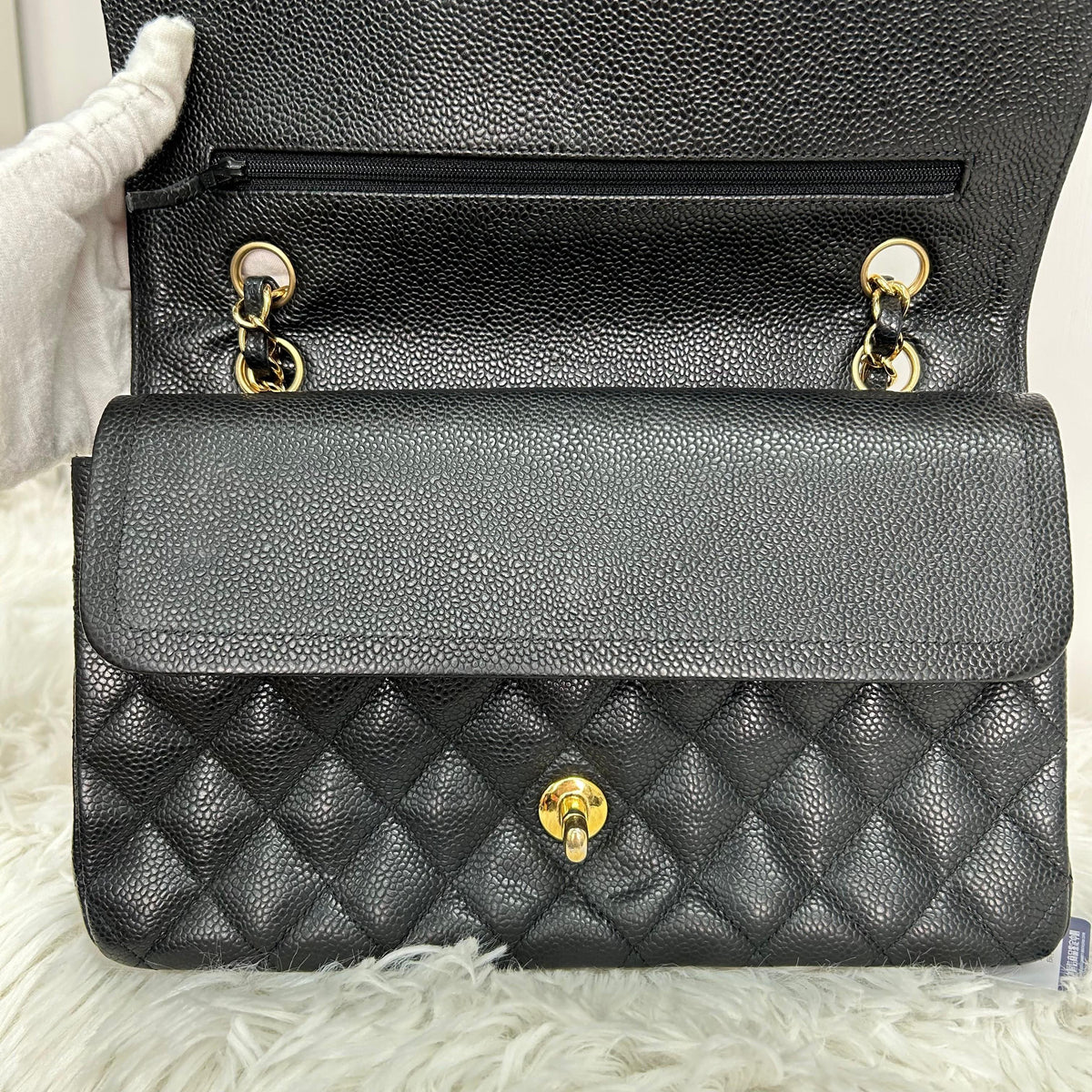 Pre-owned CHANEL Leather Shoulder Bags Classic Flap Medium Caviar Bag