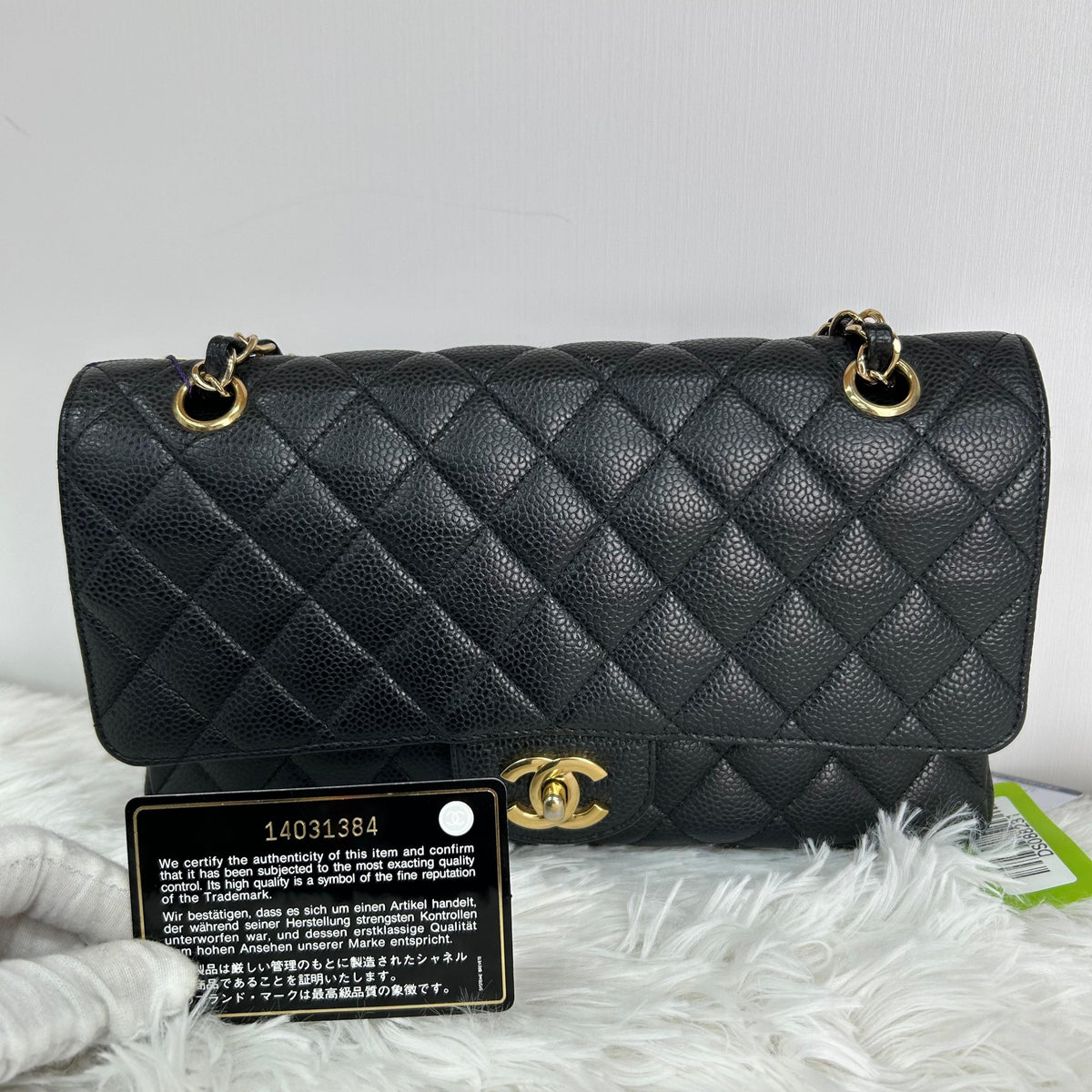 Pre-owned CHANEL Leather Shoulder Bags Classic Flap Medium Caviar Bag