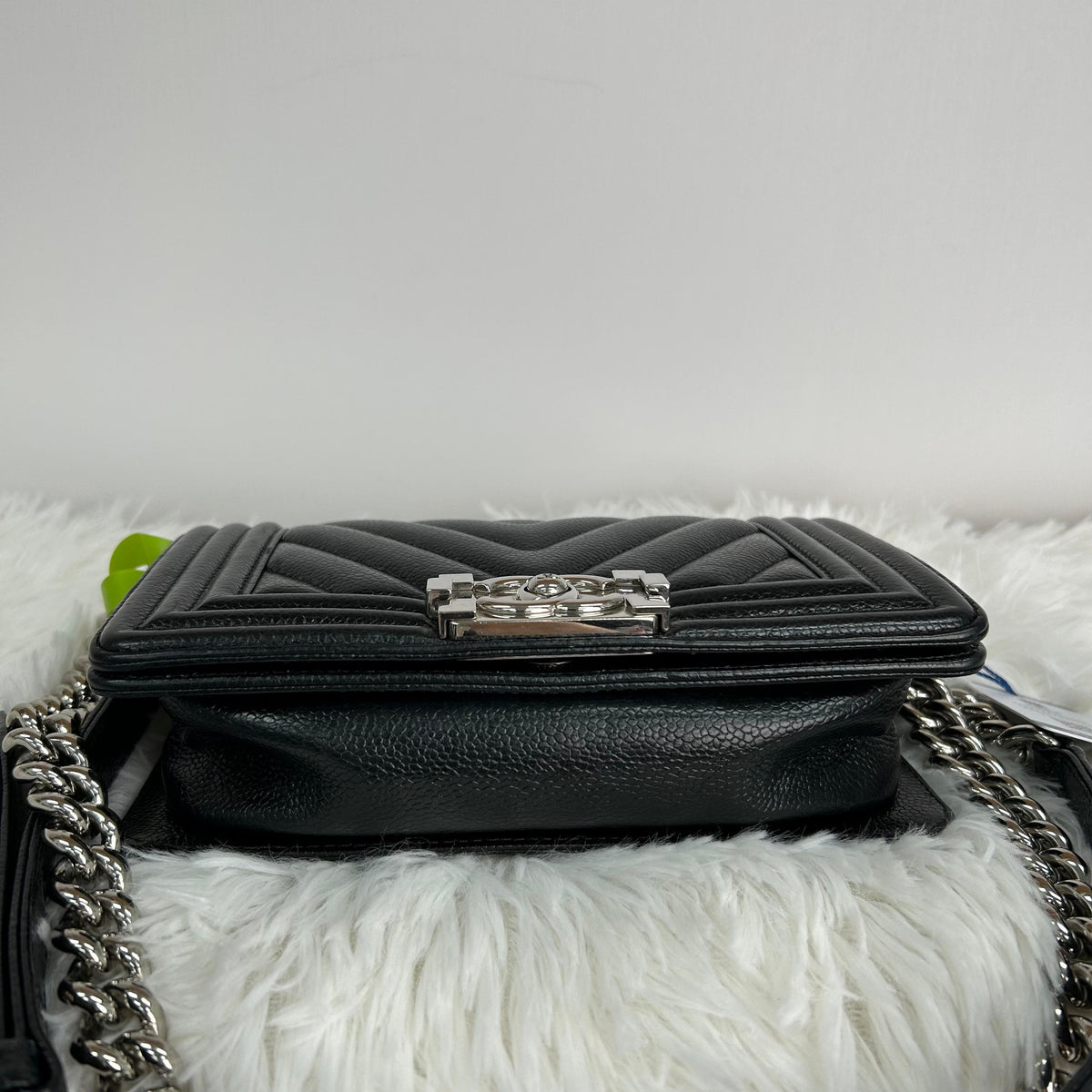 Pre-owned CHANEL Leather Shoulder Bags