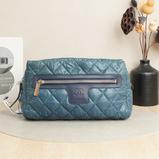 Chanel Clutches & Wristlets Quilted Clutch Bag in Deep Blue